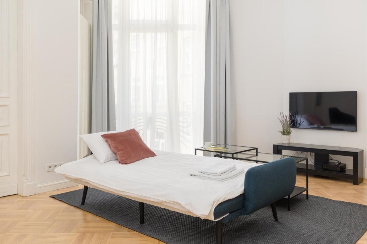 Marszalkowska 58 - Classy Two Bedroom Apartment With Balcony By Noclegi Renters Warsawa Bagian luar foto
