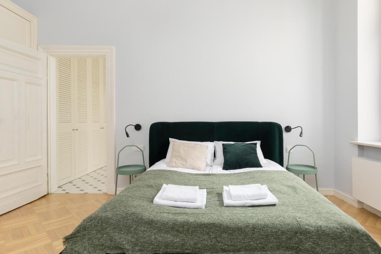 Marszalkowska 58 - Classy Two Bedroom Apartment With Balcony By Noclegi Renters Warsawa Bagian luar foto